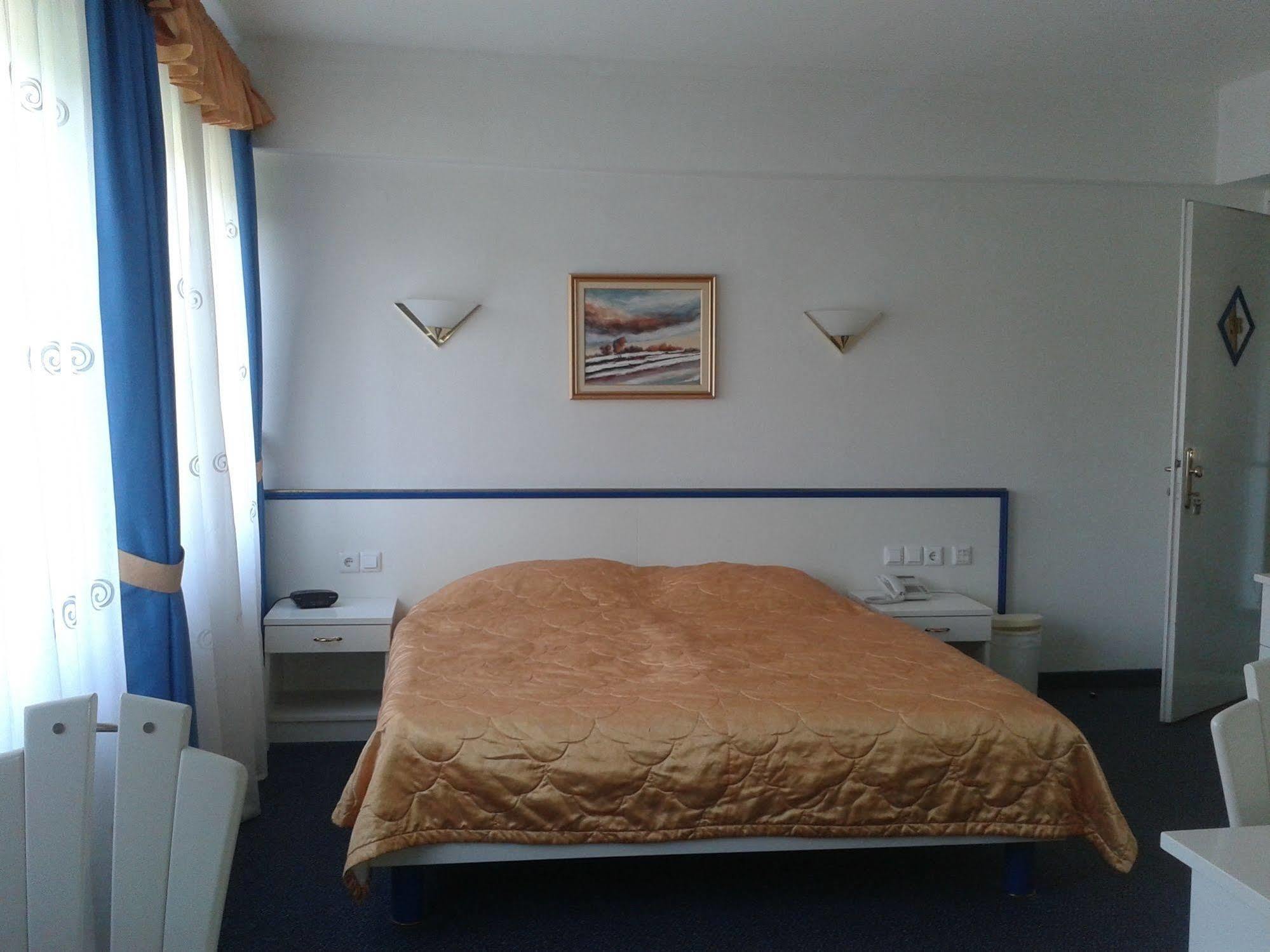 Bojana Hotel 4*